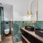 Excelsio Omis Riviera 아파트 *