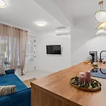Excelsio Omis Riviera *
