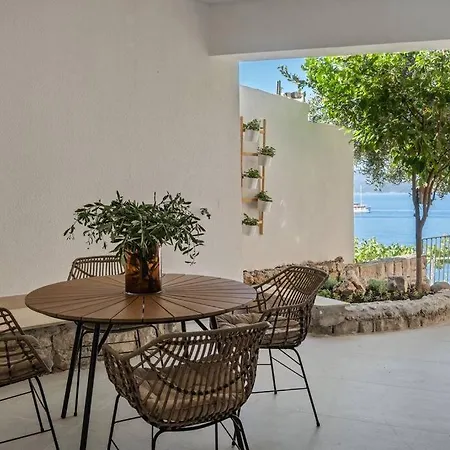 Excelsio Omis Riviera Stanici