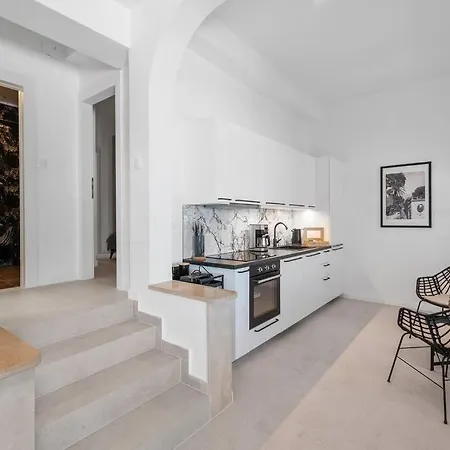 Apartman Excelsio Omis Riviera Stanici