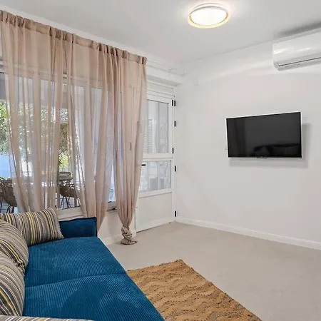 Excelsio Omis Riviera * Stanici