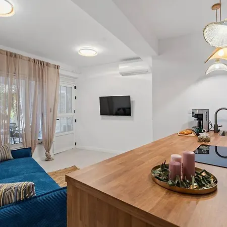 Excelsio Omis Riviera *